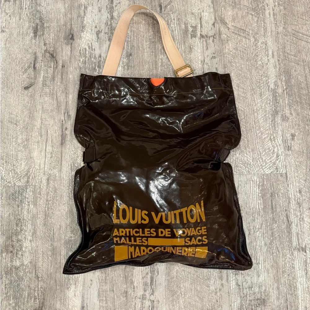 Louis Vuitton *RARE* Raindrop Besase Bag